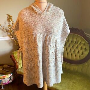 Cupid blush, bohemian tie poncho. Women’s S/M.